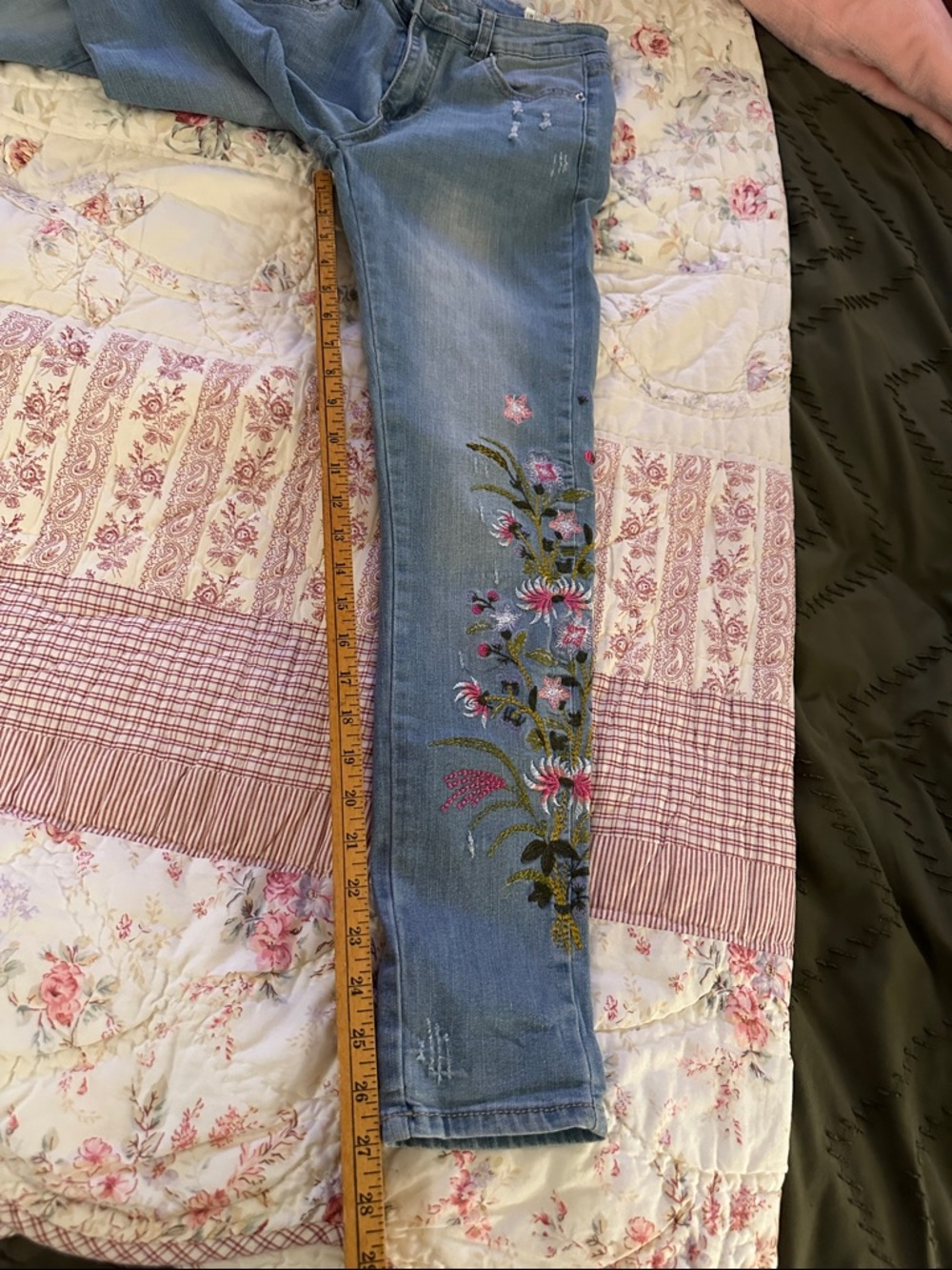 Embroidered Light Denim Skinny Jeans with Floral Detail - Picture 4 of 11